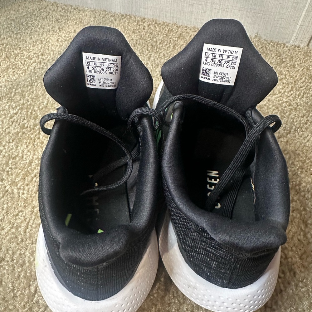 Adidas Kids Black and Green Running Shoes - Picture 5 of 10